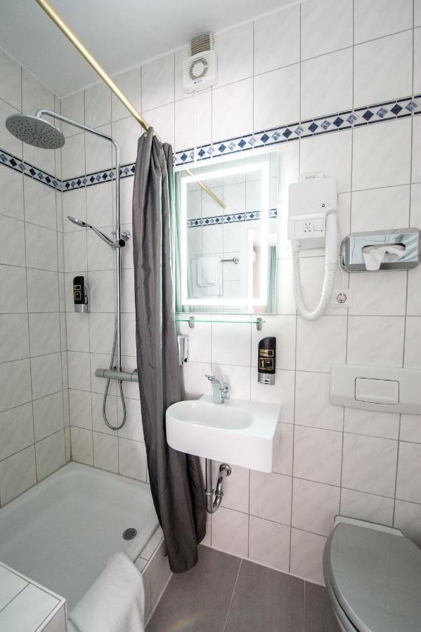 Hotel Bluechertal Бахарах Екстер'єр фото